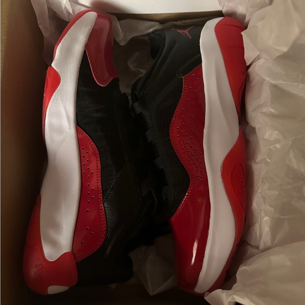 Hey guys! I’m selling these women’s air Jordan’s because they didn’t work out.